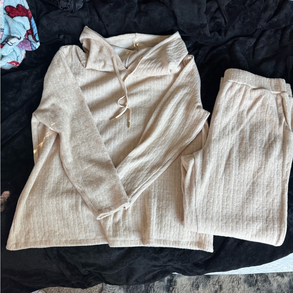 Elegant Beige Women's Lounge Set